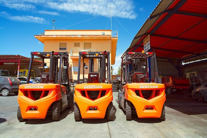 Mezzi e movimentazione ricambi Gallo Pietro